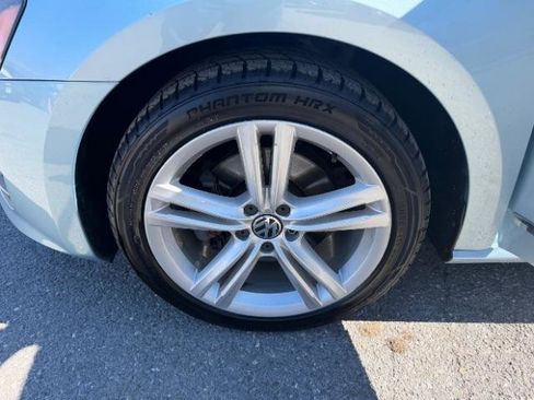 Used 2013 Volkswagen Passat TDI SE image 11
