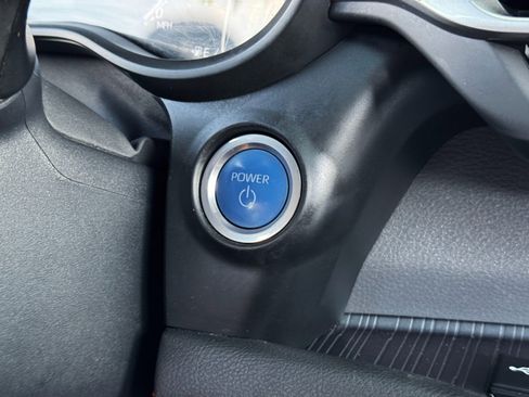 Used 2023 Toyota Sienna XSE image 24