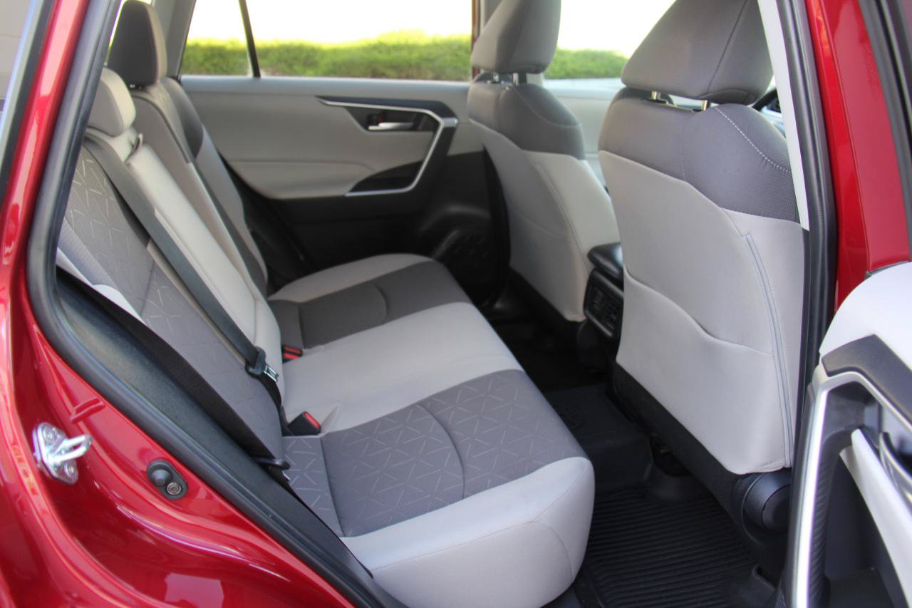 Used 2025 Toyota RAV4 XLE w/ Convenience Package FWD image 28