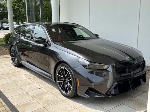 New 2027 BMW M5 Touring AWD/4WD image 3