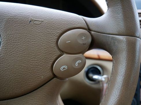 Used 2009 Mercedes-Benz E 350 4MATIC Wagon image 18
