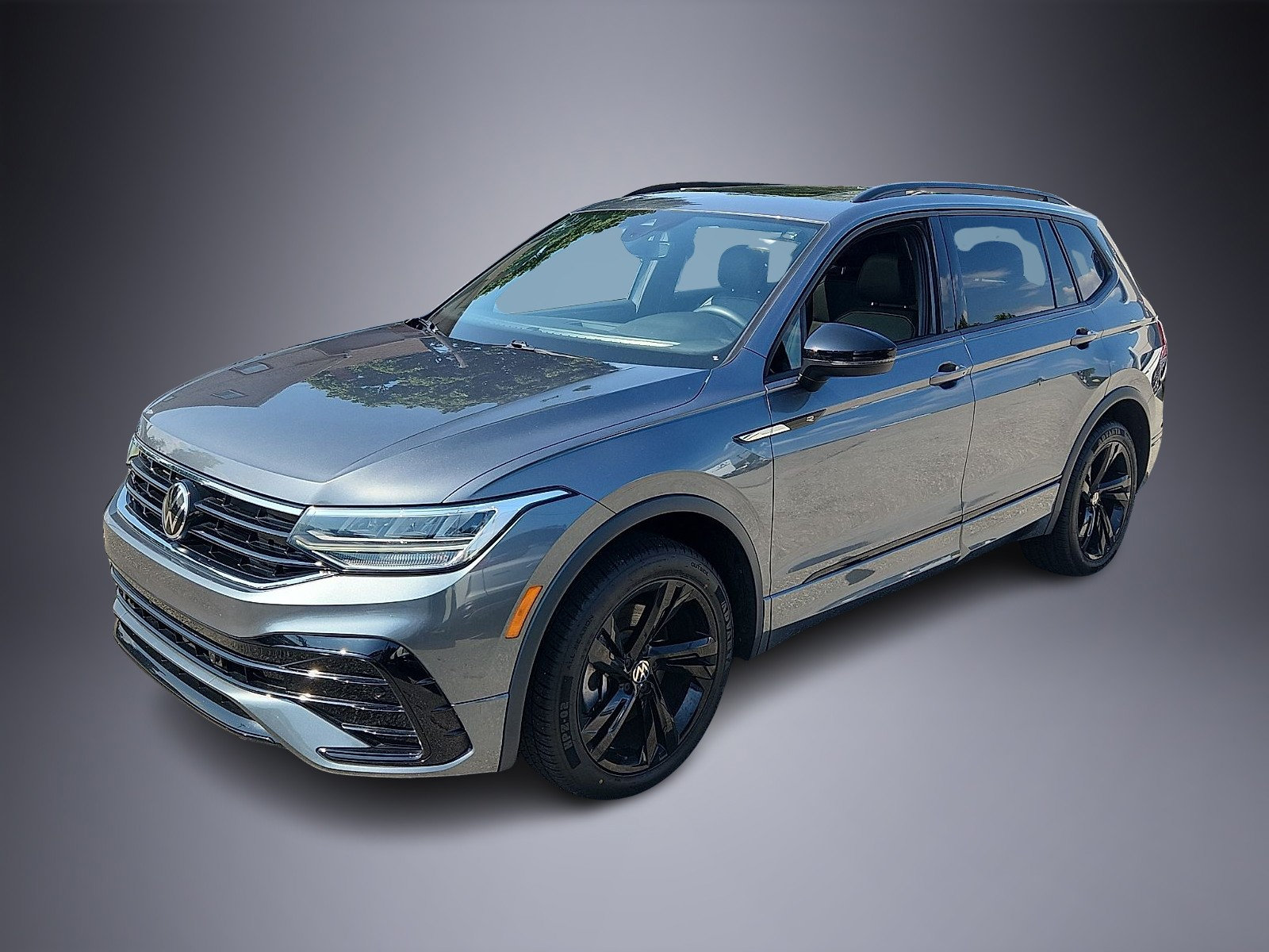 Used 2023 Volkswagen Tiguan SE R-Line AWD/4WD image 3