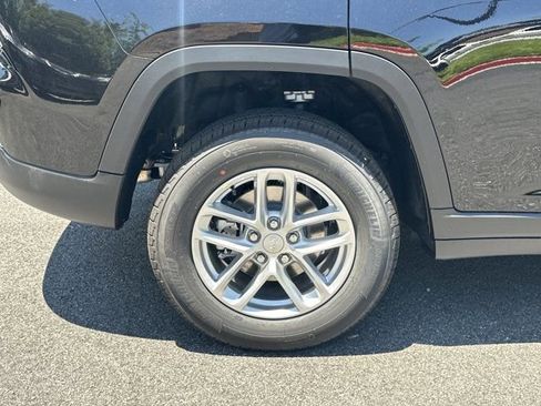 New 2026 Jeep Grand Cherokee Laredo X RWD image 17