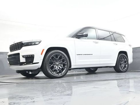 Used 2025 Jeep Grand Cherokee L Summit AWD/4WD image 38