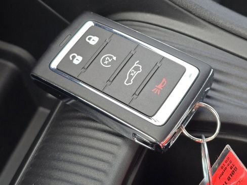 New 2026 Jeep Cherokee Limited image 19