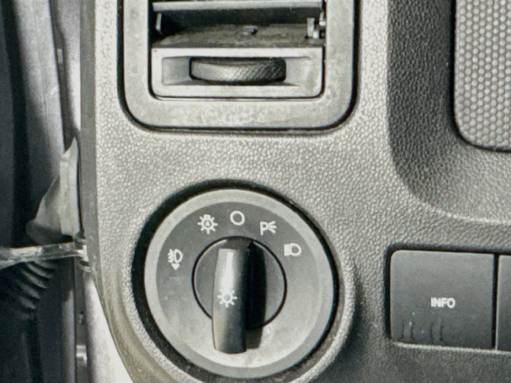 Used 2011 Ford Escape XLT w/ 201A Rapid Spec Order Code FWD image 15