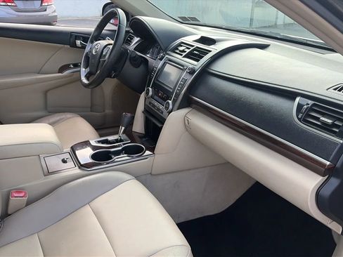 Used 2012 Toyota Camry XLE w/ Leather Pkg FWD image 42