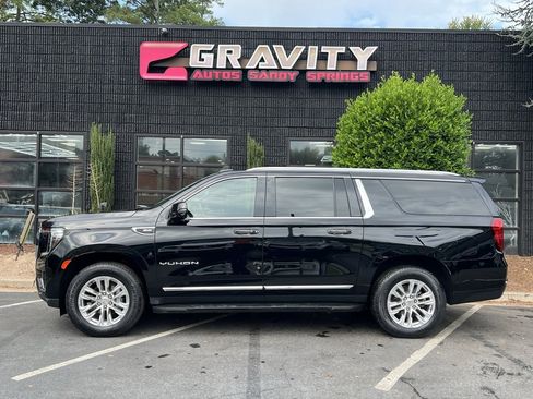 Used 2022 GMC Yukon XL SLT w/ SLT Luxury Package image 9