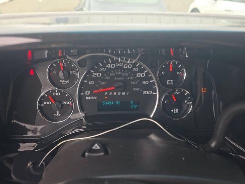 Used 2016 Chevrolet Express 2500 RWD image 8
