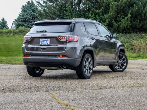 Used 2021 Jeep Compass Latitude w/ Sun and Sound Group AWD/4WD image 12