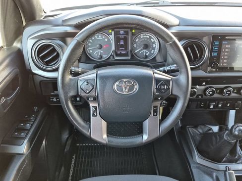 Used 2019 Toyota Tacoma TRD Off-Road w/ Technology Package AWD/4WD image 19
