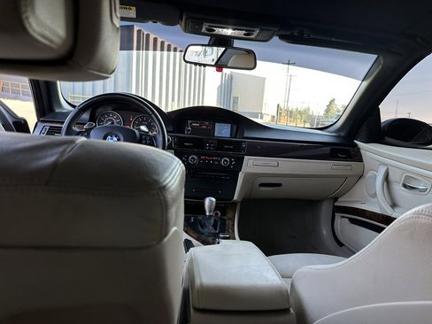 Used 2009 BMW 335i Convertible w/ Premium Pkg image 32