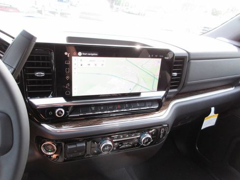New 2026 GMC Sierra 3500 SLE w/ SLE Value Package AWD/4WD image 17