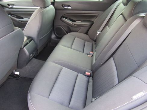 Used 2022 Nissan Altima 2.5 SV w/ SV Premium Package image 14