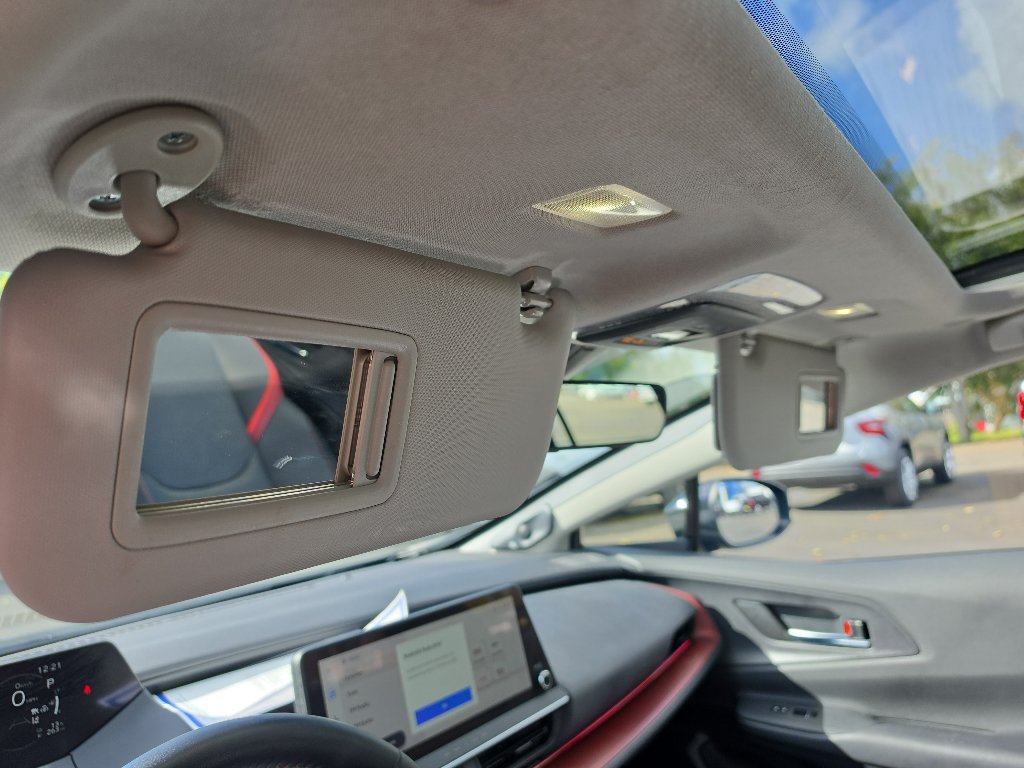 Used 2024 Toyota Prius Prime Premium FWD image 16