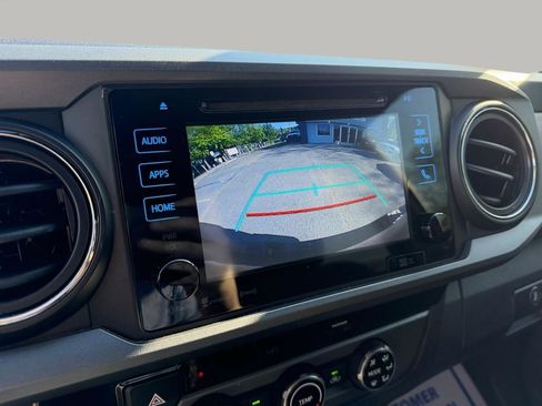 Used 2016 Toyota Tacoma TRD Sport w/ Towing Package image 33