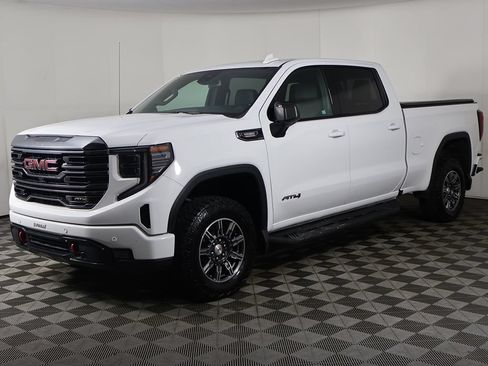 Used 2024 GMC Sierra 1500 AT4 w/ AT4 Preferred Package AWD/4WD image 9