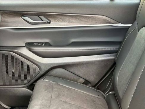 New 2026 Jeep Grand Cherokee L 4WD image 13