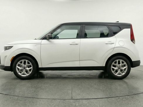 Used 2025 Kia Soul LX image 5