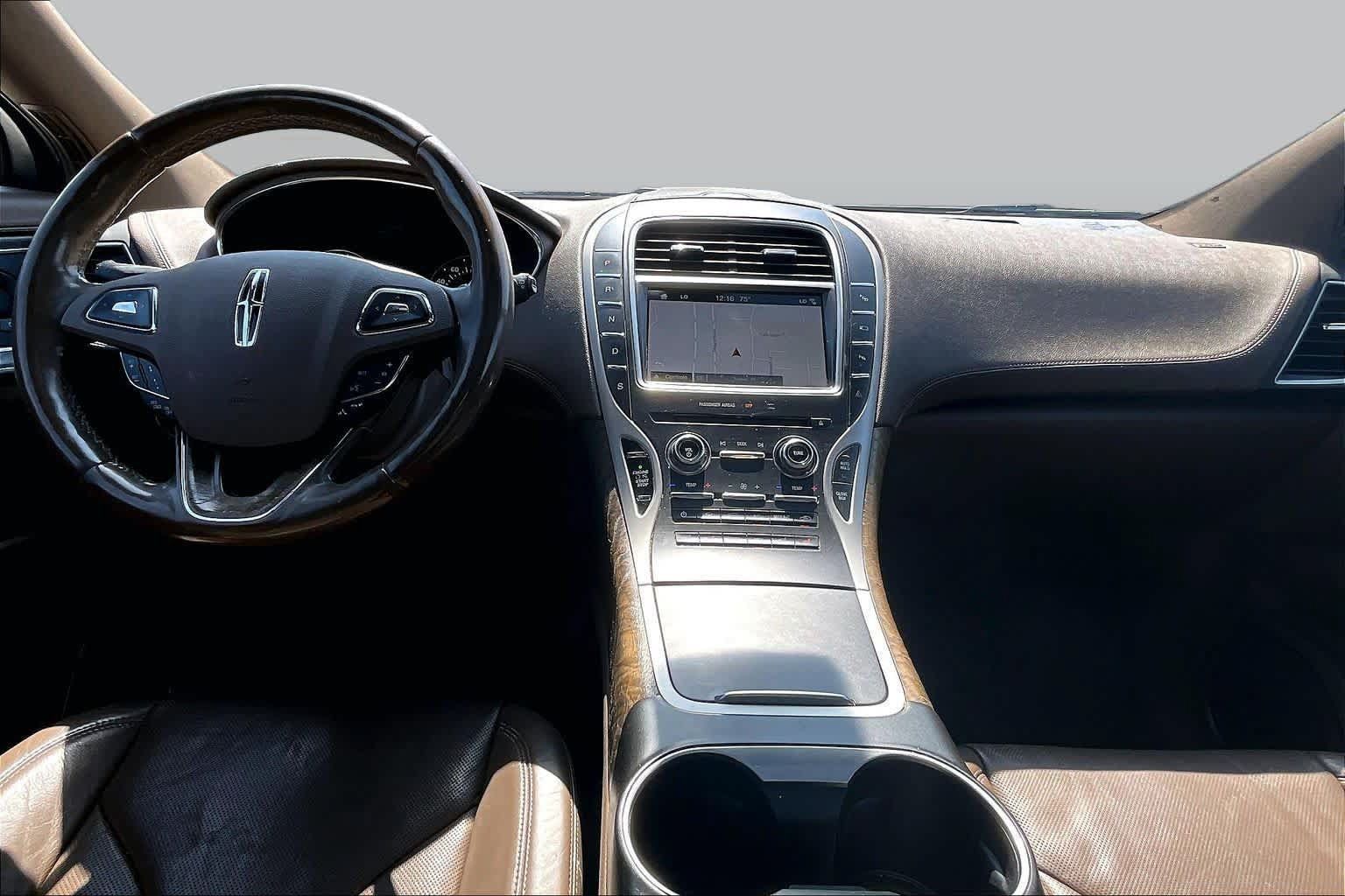 Used 2016 Lincoln MKX Reserve w/ Technology Package FWD image 14