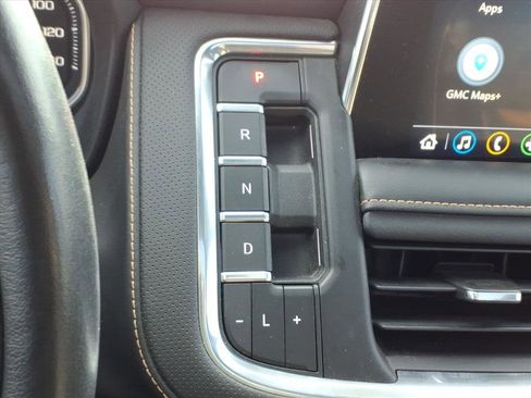 Used 2021 GMC Yukon AT4 image 15