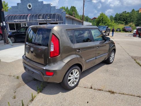 Used 2012 Kia Soul + FWD image 3