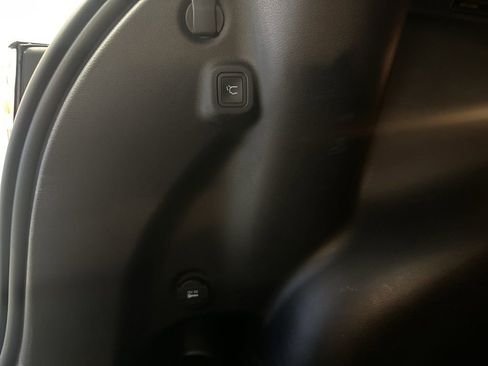 Used 2022 Jeep Compass Latitude image 34