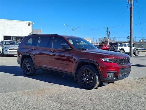 Certified 2025 Jeep Grand Cherokee L Laredo image 23