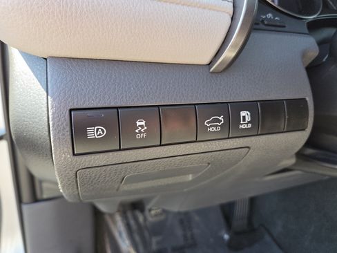 Used 2023 Toyota Camry SE w/ Convenience Package FWD image 10