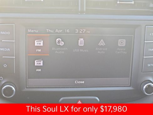 Used 2025 Kia Soul LX w/ LX Technology Package FWD image 27
