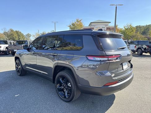 New 2025 Jeep Grand Cherokee L Altitude image 5