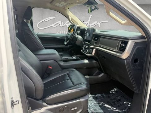 Certified 2024 Ford Expedition XLT RWD image 25