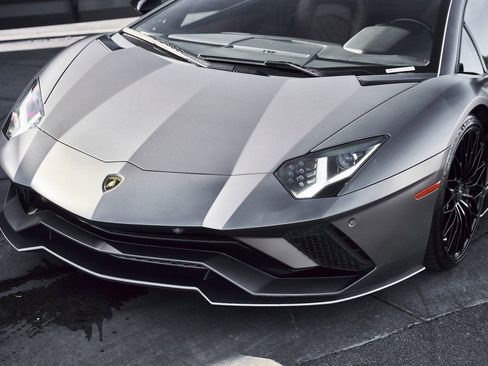 Used 2018 Lamborghini Aventador S AWD/4WD image 13