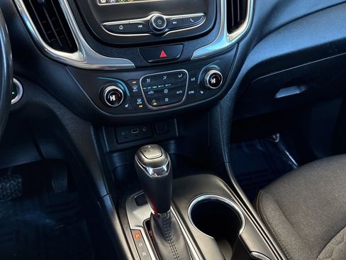 Used 2019 Chevrolet Equinox LT image 17