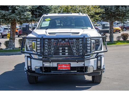 Used 2024 GMC Sierra 3500 Denali w/ Denali Reserve Package AWD/4WD image 3