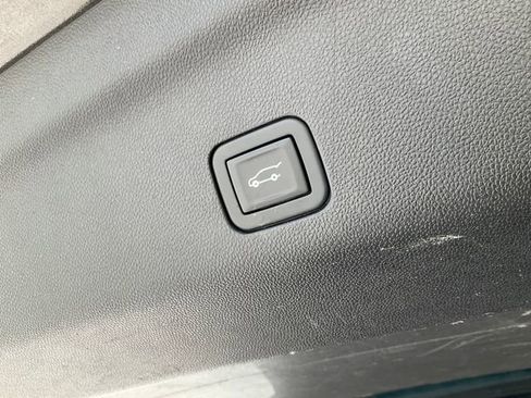 Used 2021 GMC Yukon XL Denali RWD image 20