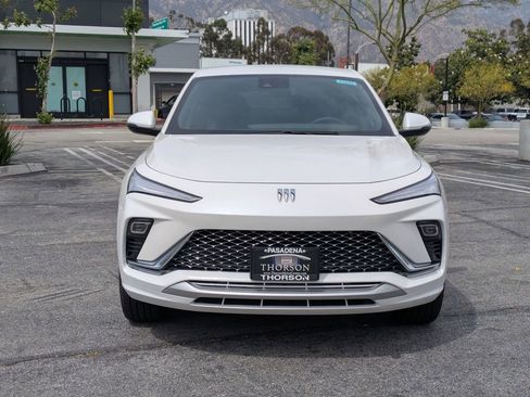 New 2026 Buick Envista Avenir image 2