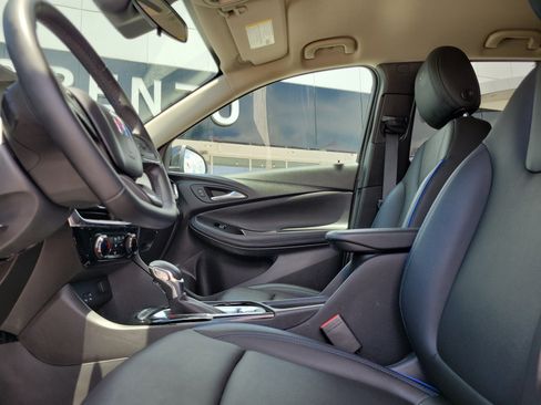 Used 2025 Buick Encore GX Sport Touring FWD image 11