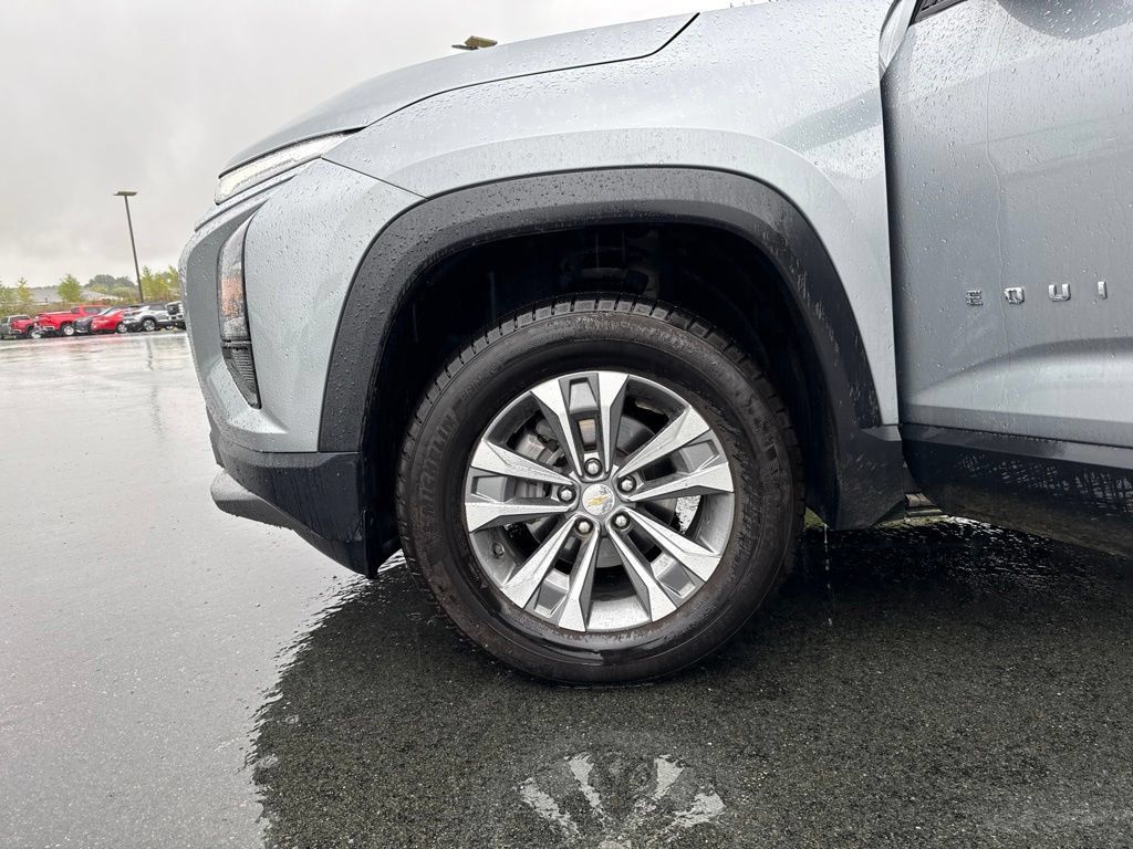 Used 2026 Chevrolet Equinox LT AWD/4WD image 25