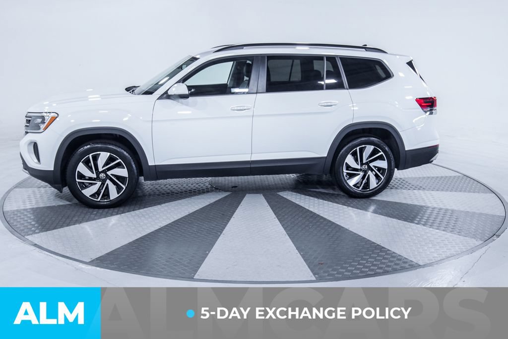 Used 2025 Volkswagen Atlas SE FWD image 3