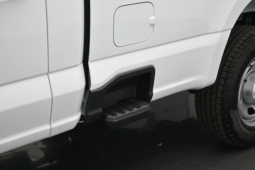 New 2027 Ford F350 XL w/ XL Chrome Package RWD image 18