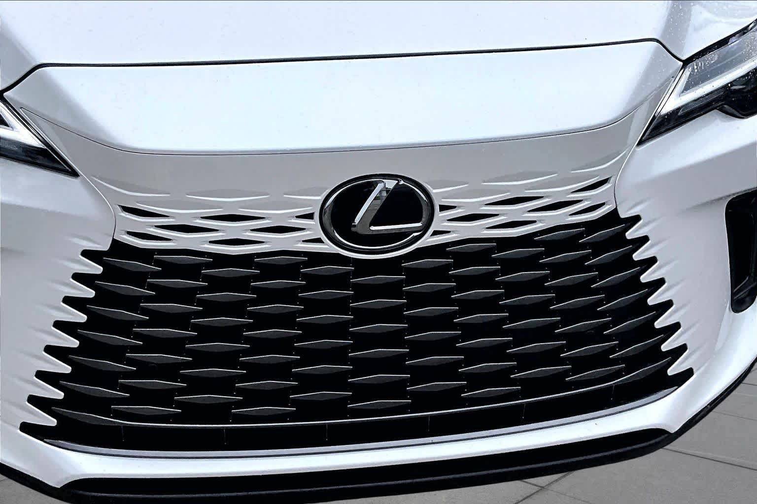 Used 2024 Lexus RX 350 FWD w/ Technology Package image 30
