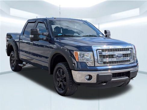 Used 2014 Ford F150 XLT w/ XLT Chrome Package image 8