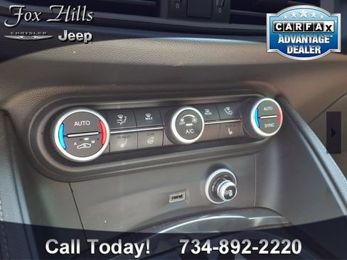 Used 2023 Alfa Romeo Stelvio Ti AWD/4WD image 22