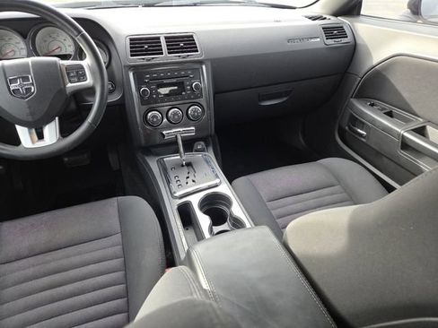Used 2013 Dodge Challenger SXT image 25