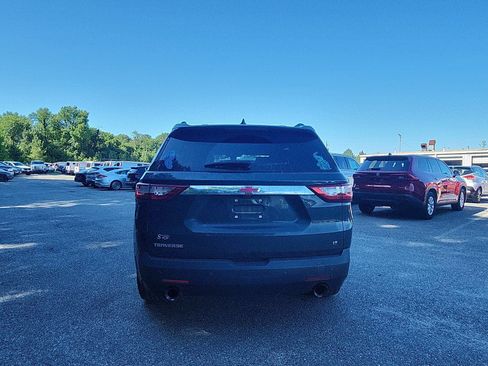 Used 2019 Chevrolet Traverse LT w/ LT Premium Package FWD image 4