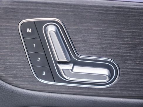 Certified 2025 Mercedes-Benz GLA 250 image 24