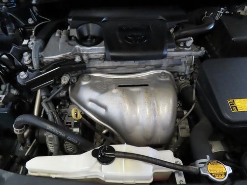 Used 2015 Toyota Camry SE image 31