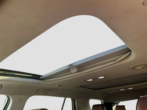 Used 2018 Chevrolet Traverse High Country w/ LPO, Cargo Package image 23