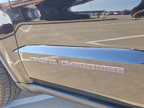 Used 2020 Jeep Grand Cherokee Trailhawk w/ Trailhawk Luxury Group image 12